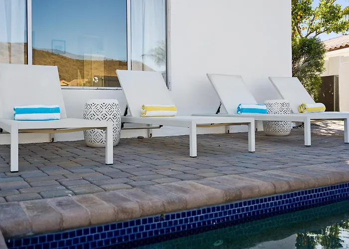 Waterside - Lavish Lakeside With Heated Pool And Pontoon Boat Peoria